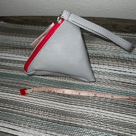🙋🏻‍♀️☀️ALL ITEMS $4 EACH SALE Triangle Zipper Pouch Wristlet NWT SOLD SEPARATE - Picture 5 of 12